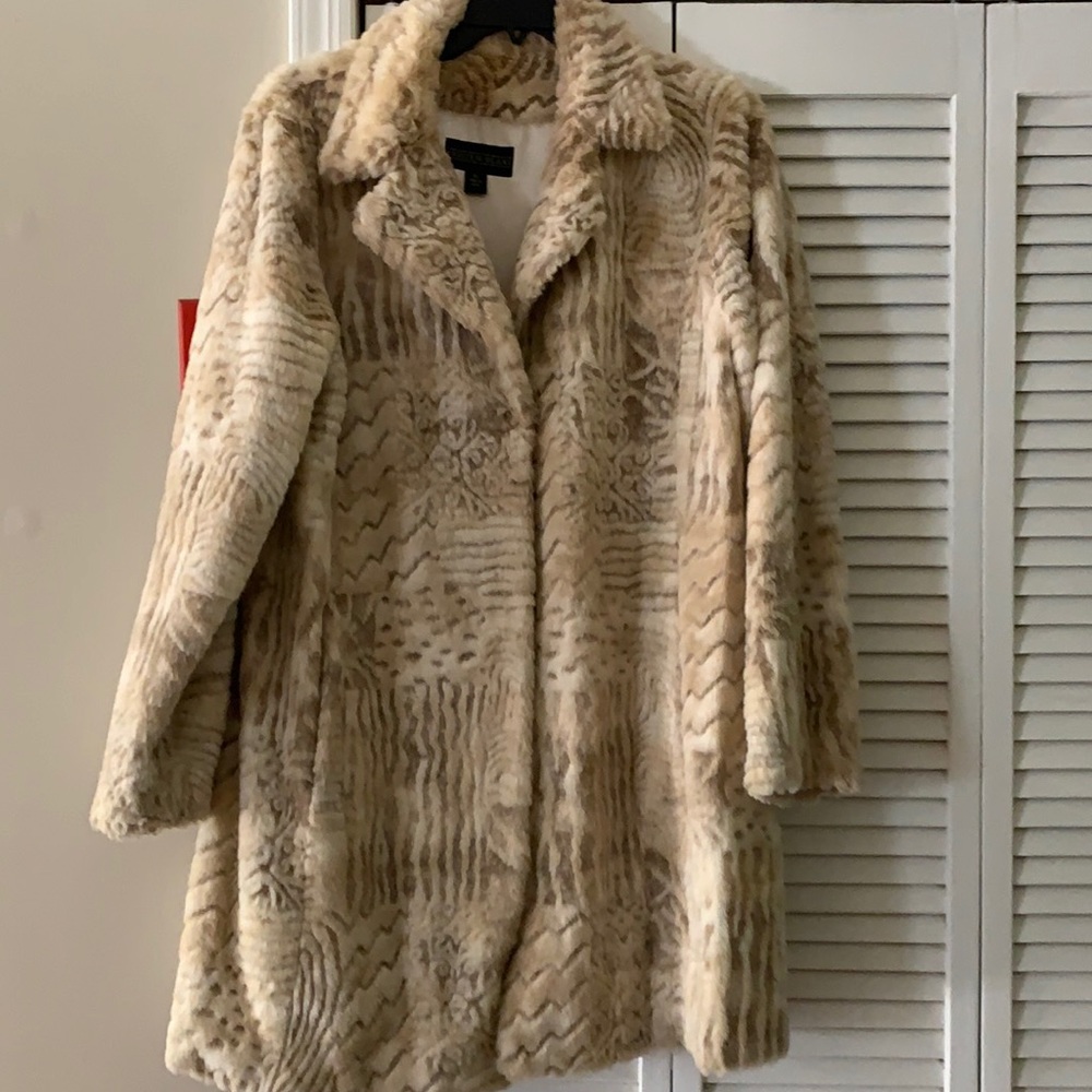 Faux fur cream / winter white 3/4 coat